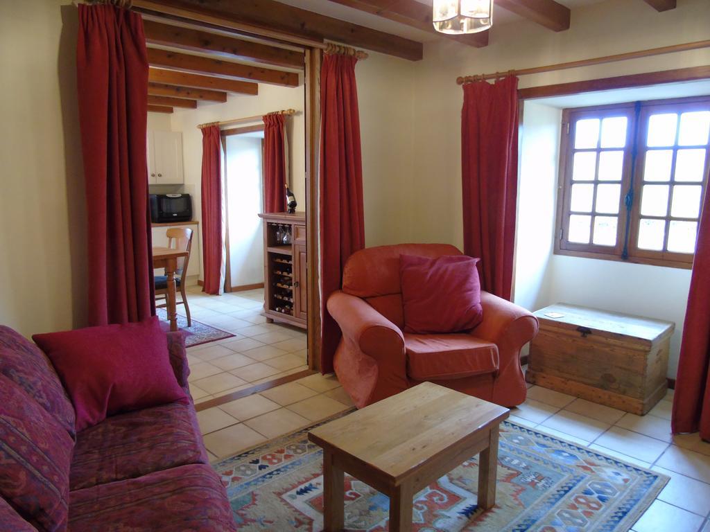 Gite Chez Marot Villa Varaignes ภายนอก รูปภาพ