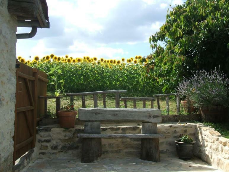 Gite Chez Marot Villa Varaignes ภายนอก รูปภาพ